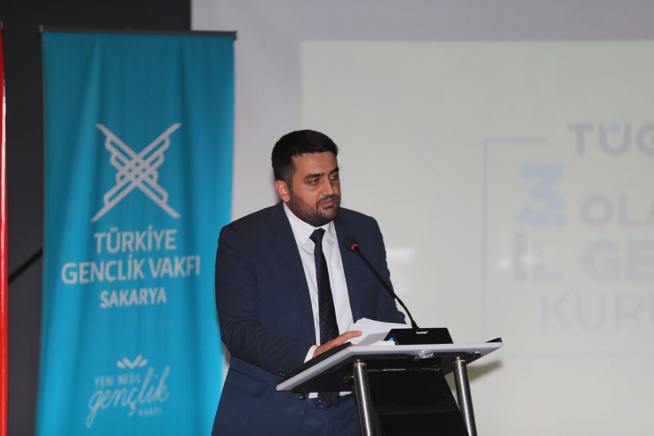 “İlim ve irfan sahibi gençler ülkemizin umududur”