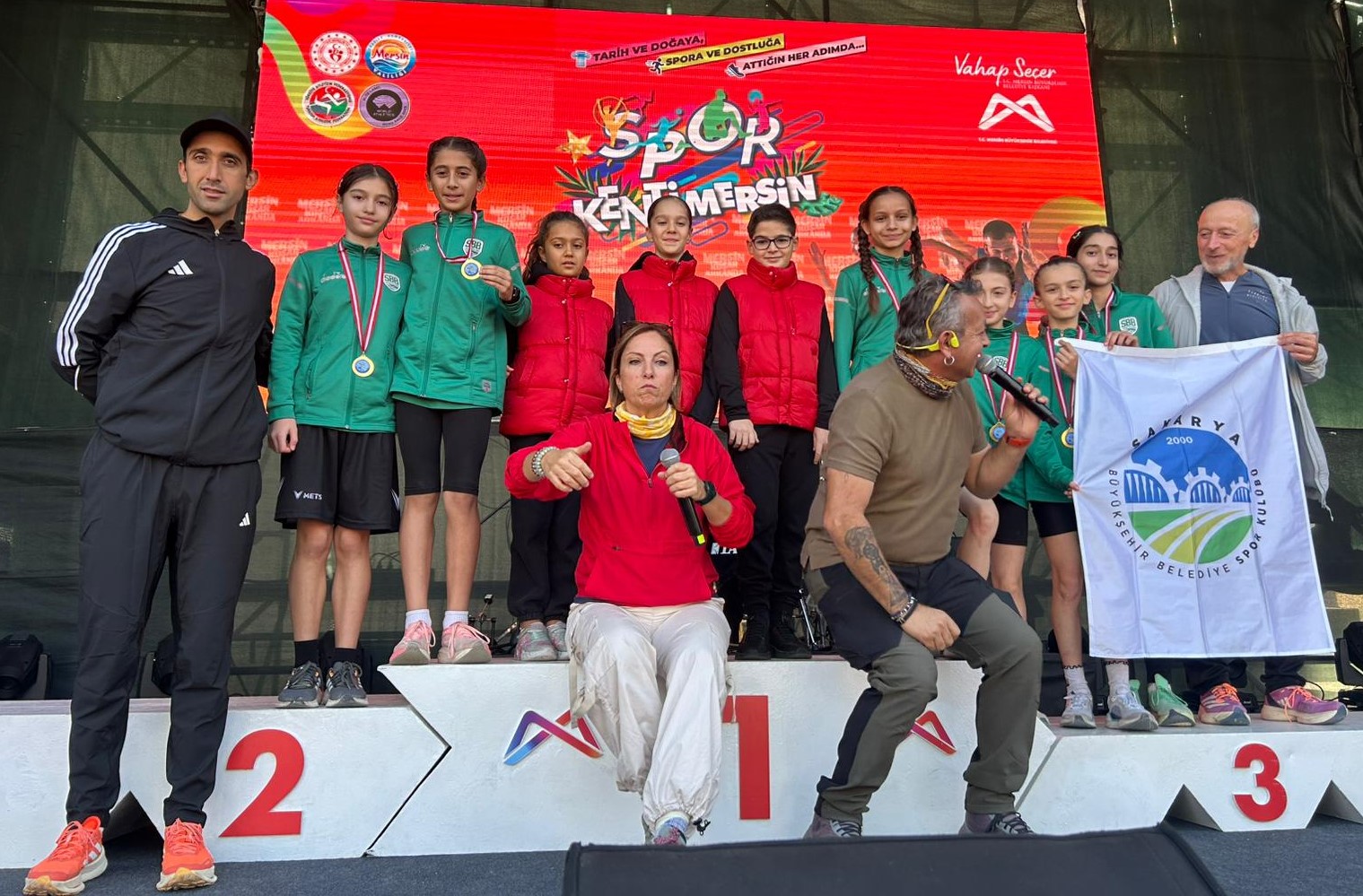 Büyükşehir sporcuları iki önemli organizasyondan madalya ile döndü