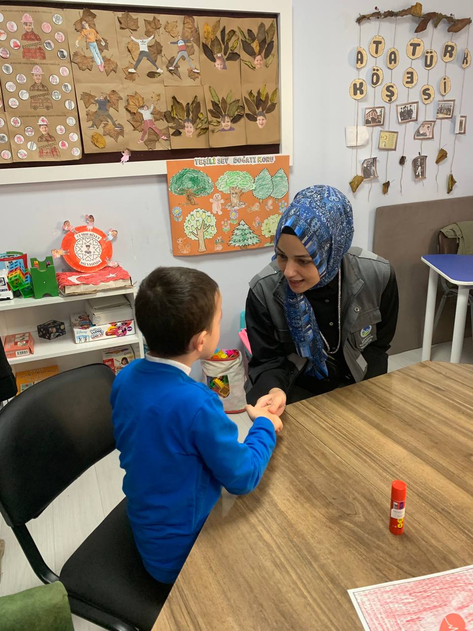 Büyükşehir’den Pamukova’da özel öğrencilere anlamlı ziyaret