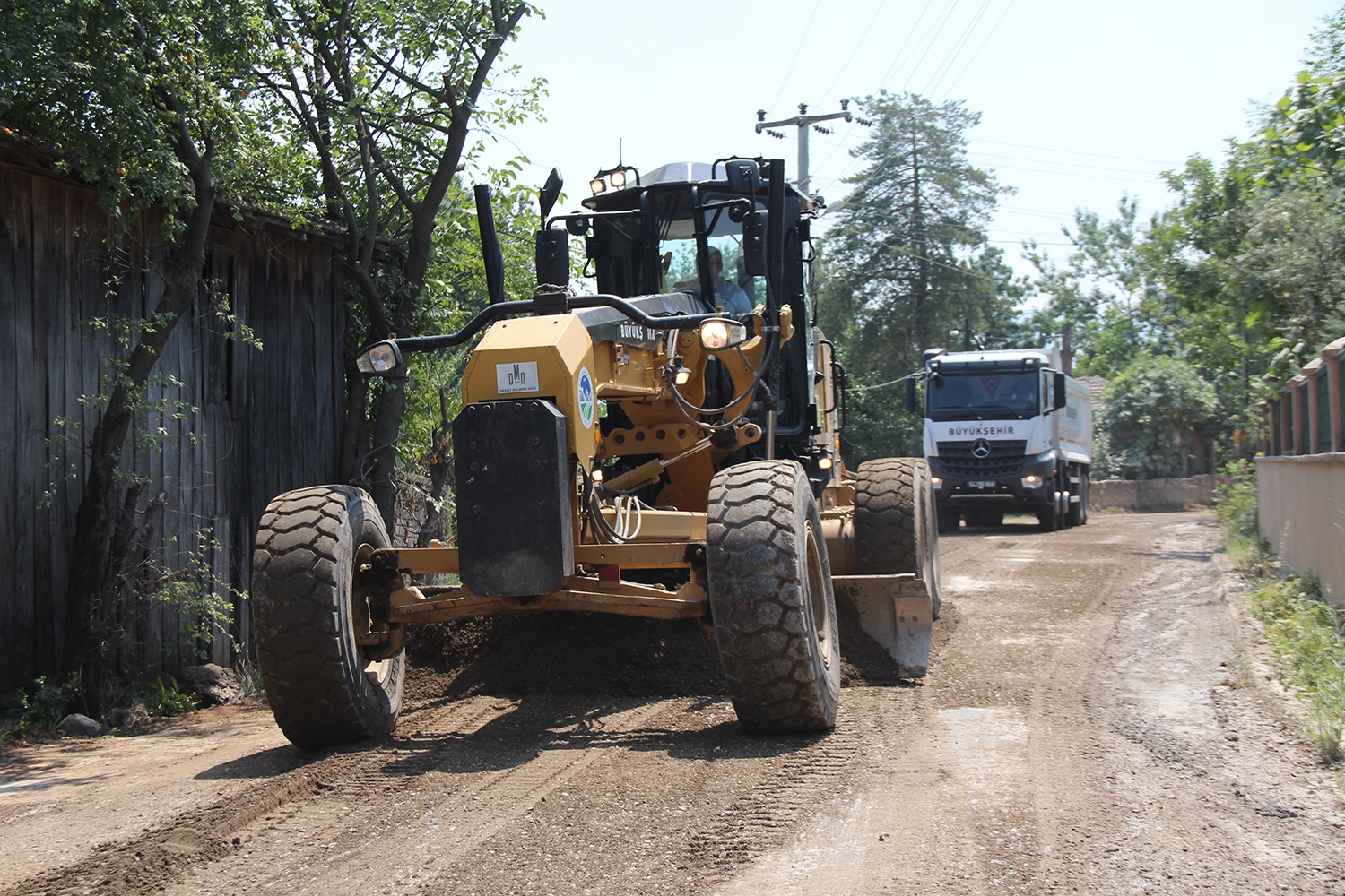 Büyükşehir’den 5 ayda 136 bin 397 ton asfalt