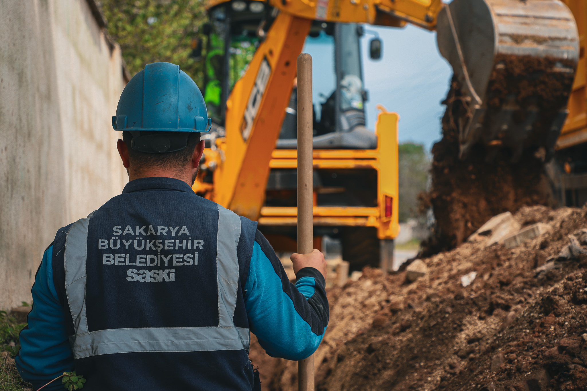 “Kuyumculu Mahallesi’nin kanalizasyon altyapısını güçlü bir sistemle yeniliyoruz”
