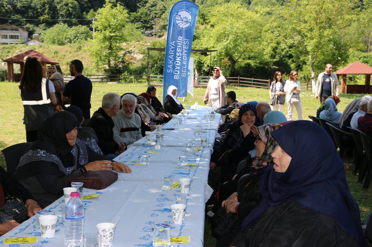 Geyveli çınarlar YADEM’le doğayı tüm güzelliğiyle teneffüs etti