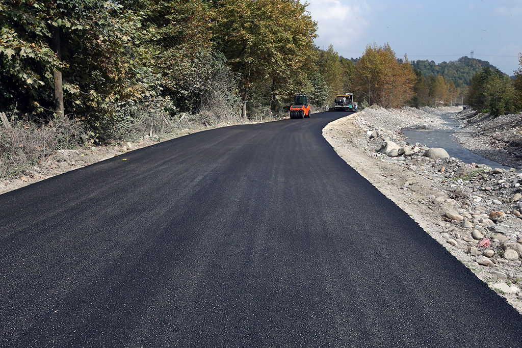 Karapürçek Kanlıçay Yolu Asfaltlanıyor