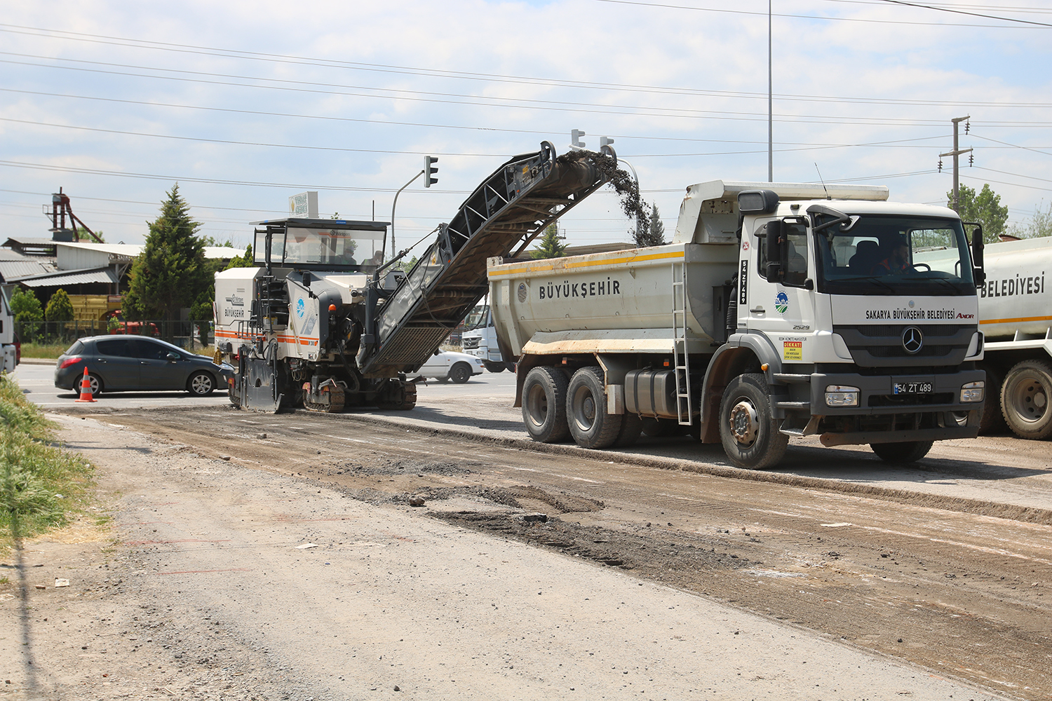 Büyükşehir, Süleymanbey Mahallesi’nde Asfalt Çalışmalarını Başlattı