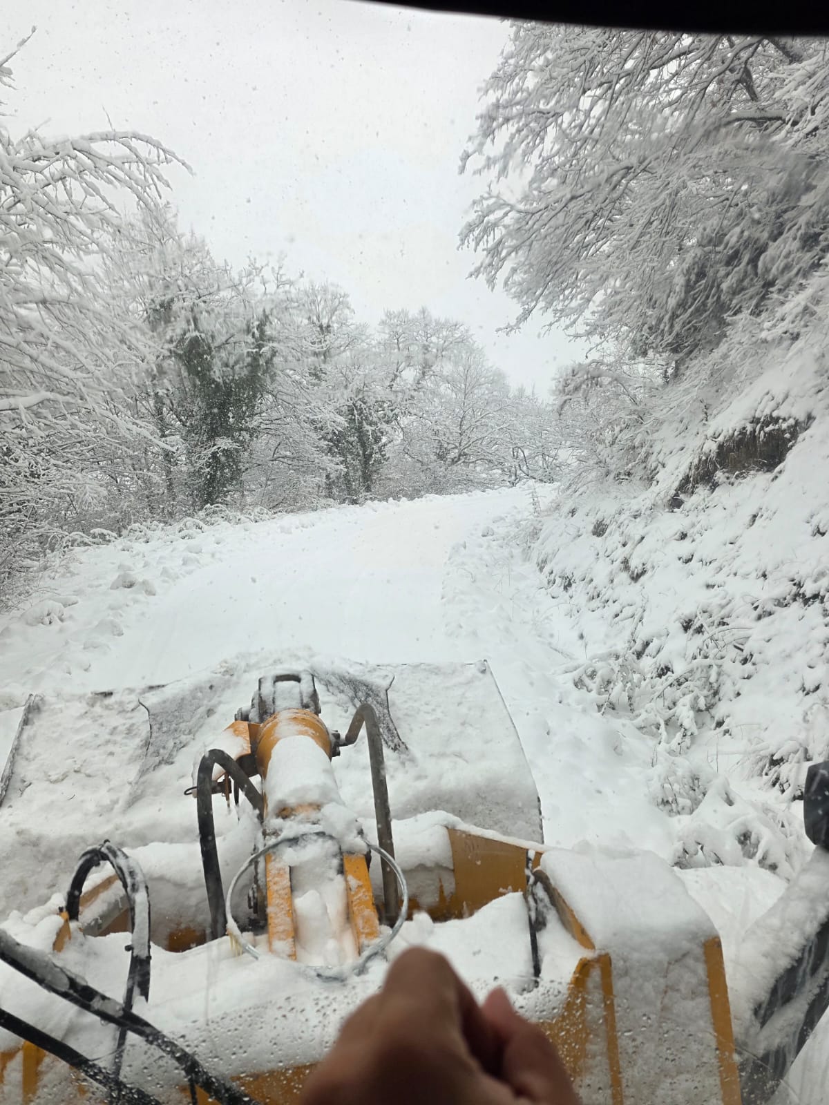 Büyükşehir’den kar raporu: 36 noktada kar küreme çalışmaları sürüyor