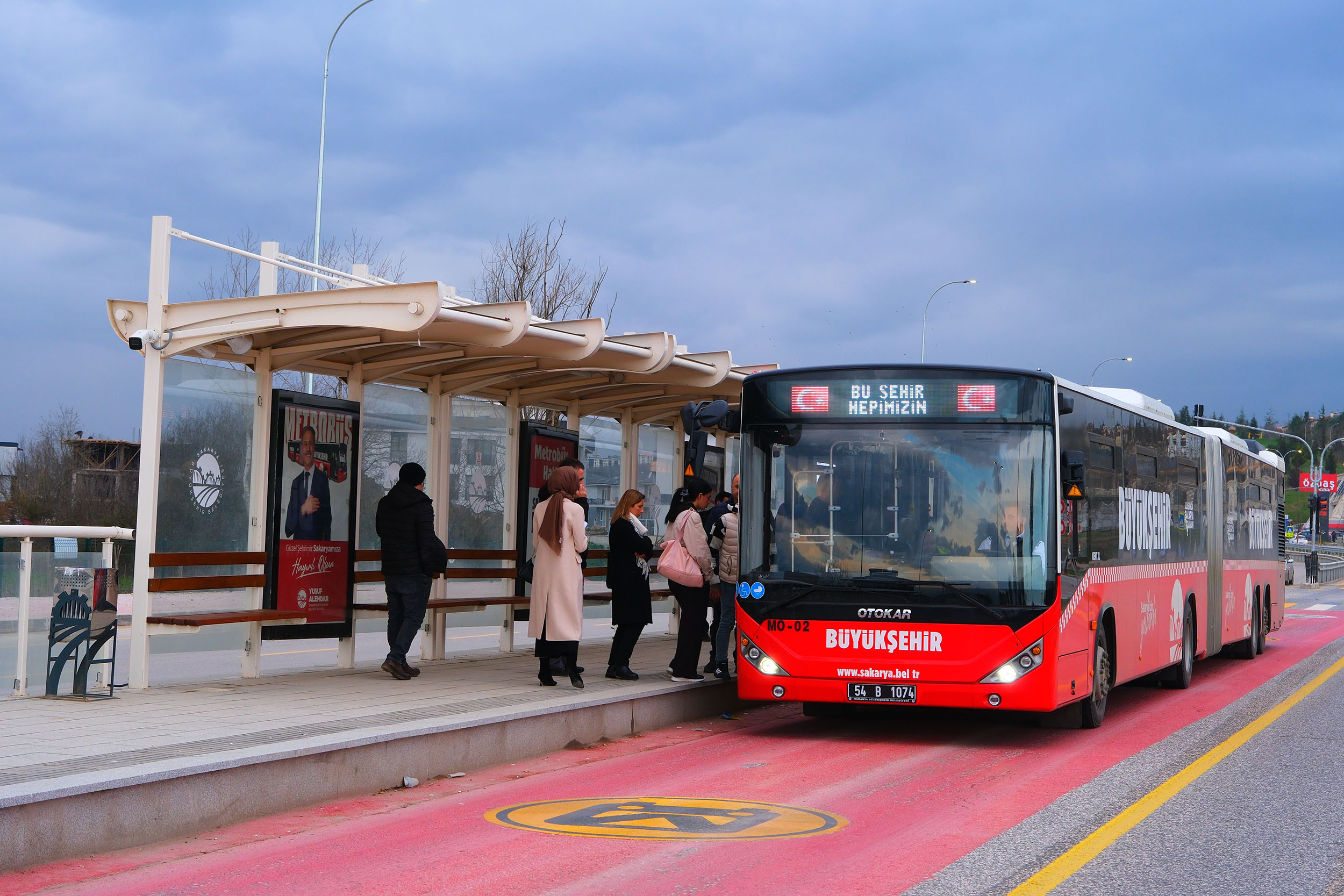 Sakarya’da toplu taşımada binlerce kişinin ilk tercihi Metrobüs