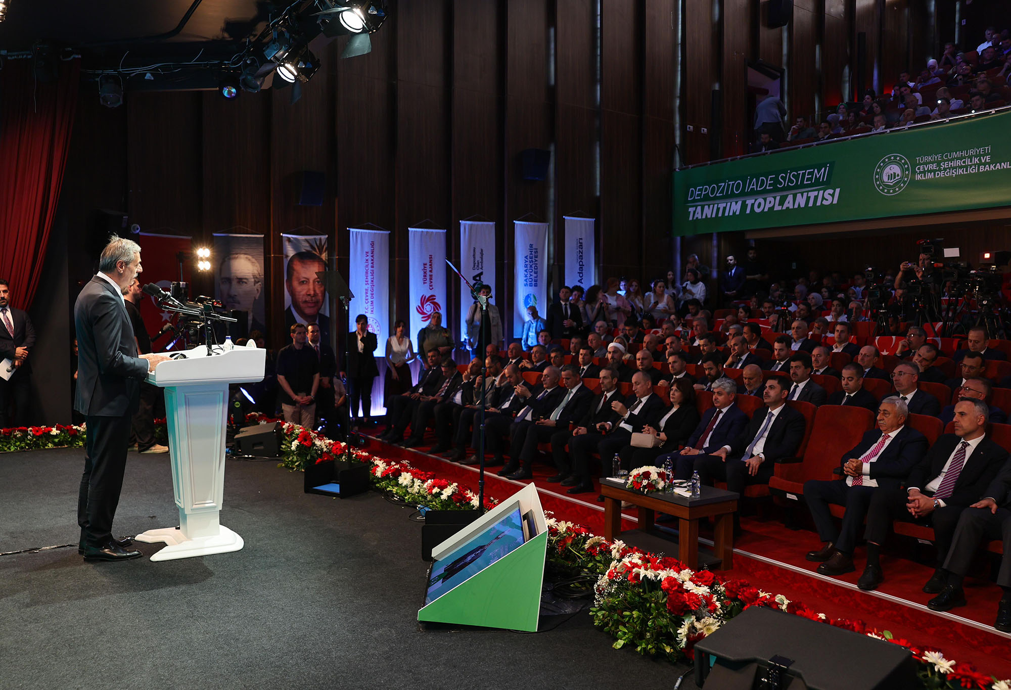 “Sakarya’yı afetlere dirençli hale getirecek, Sapanca Gölü çevresine yakışır bir proje kazandıracağız”