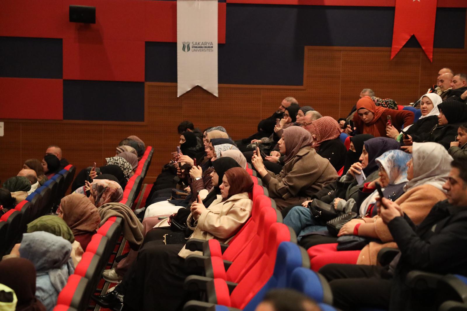 Ramazan’ın son buluşmasında Erzincanlı’dan duygu dolu gece