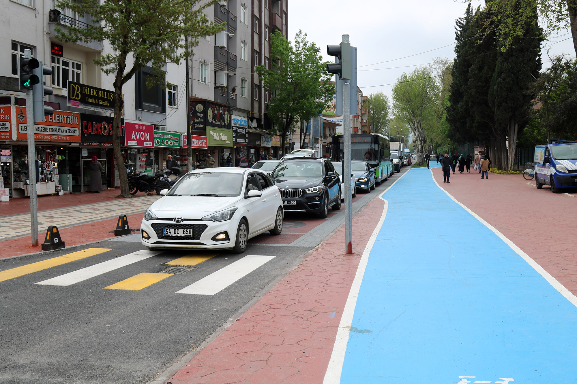 Çark Caddesi rengârenk yüzüyle ilk misafirlerini karşıladı
