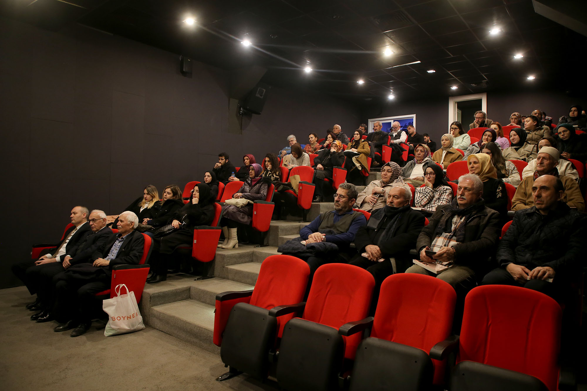 Yaşamıyla ve edebiyata bıraktığı izlerle gençliğe ışık oldu