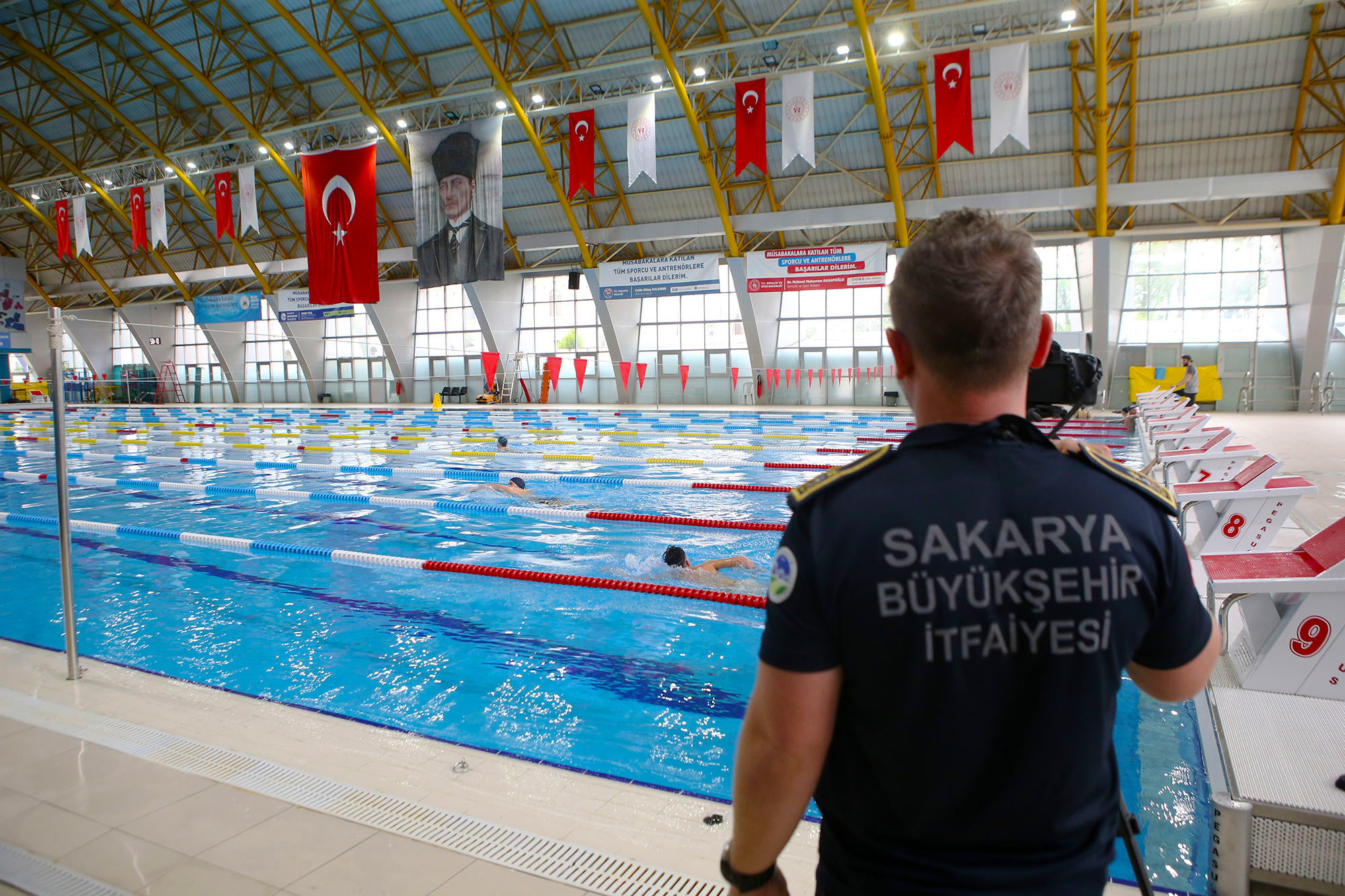 Hayat nöbetinin yeni üyeleri suda zor bir sınav verdi