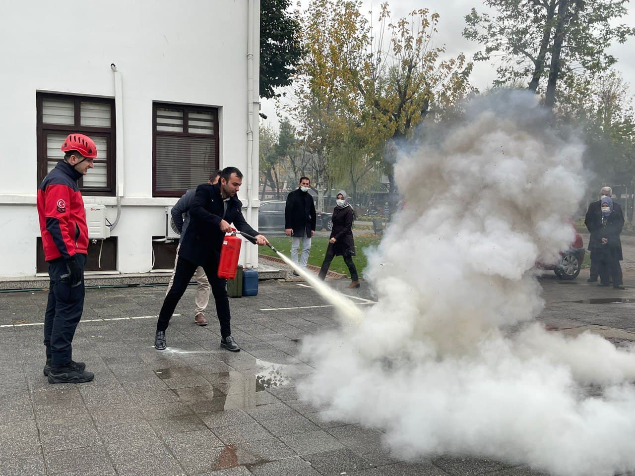 Büyükşehir personellerine acil durum eğitimi verildi