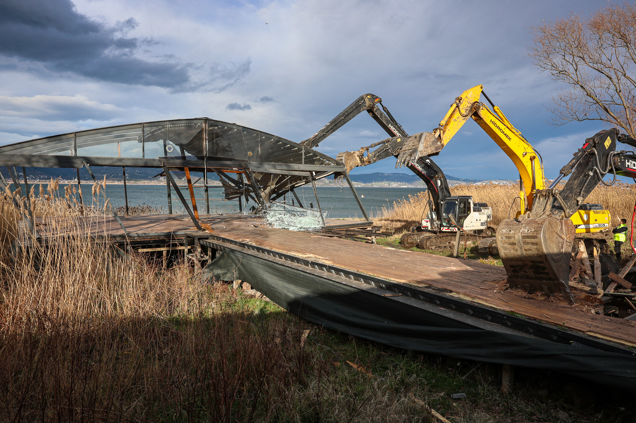 SASKİ paylaştı: “6 kilometrelik hatta kaçak iskele ve yapılar kaldırıldı”