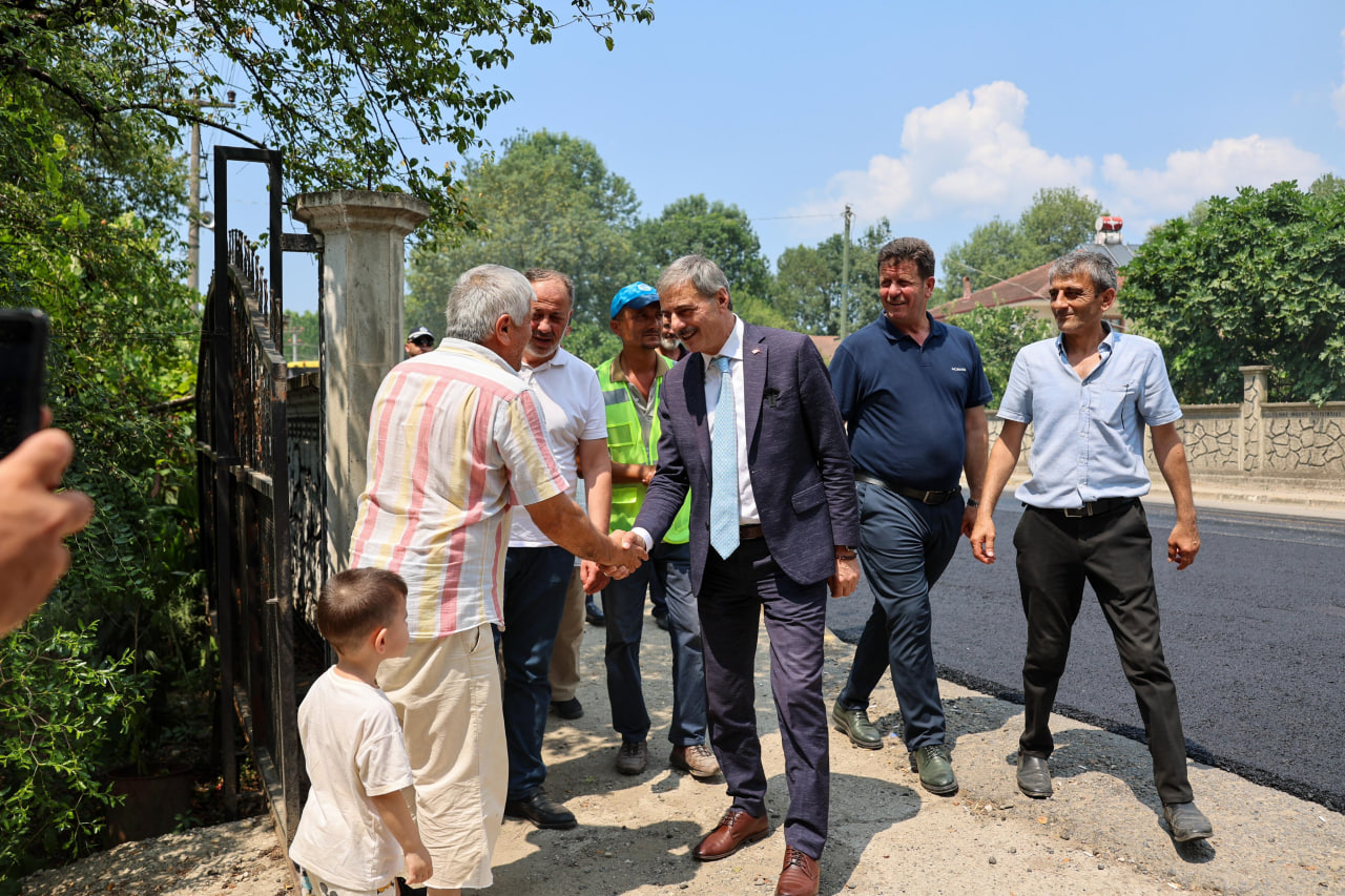 Başkan Alemdar Akyazı’da çalışmaları yerinde inceledi: “Asfalt atağımız sürecek”