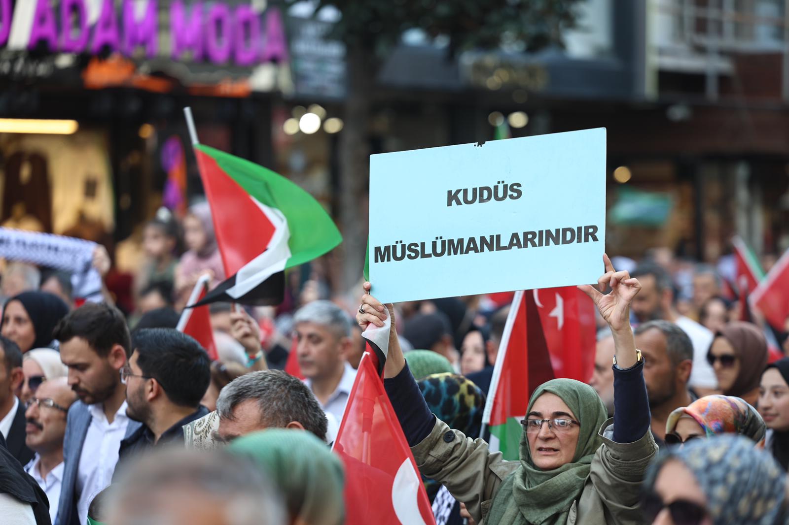 Başkan Alemdar: “Sakarya mazlumun yanında olduğunu bir kez daha gösterdi”