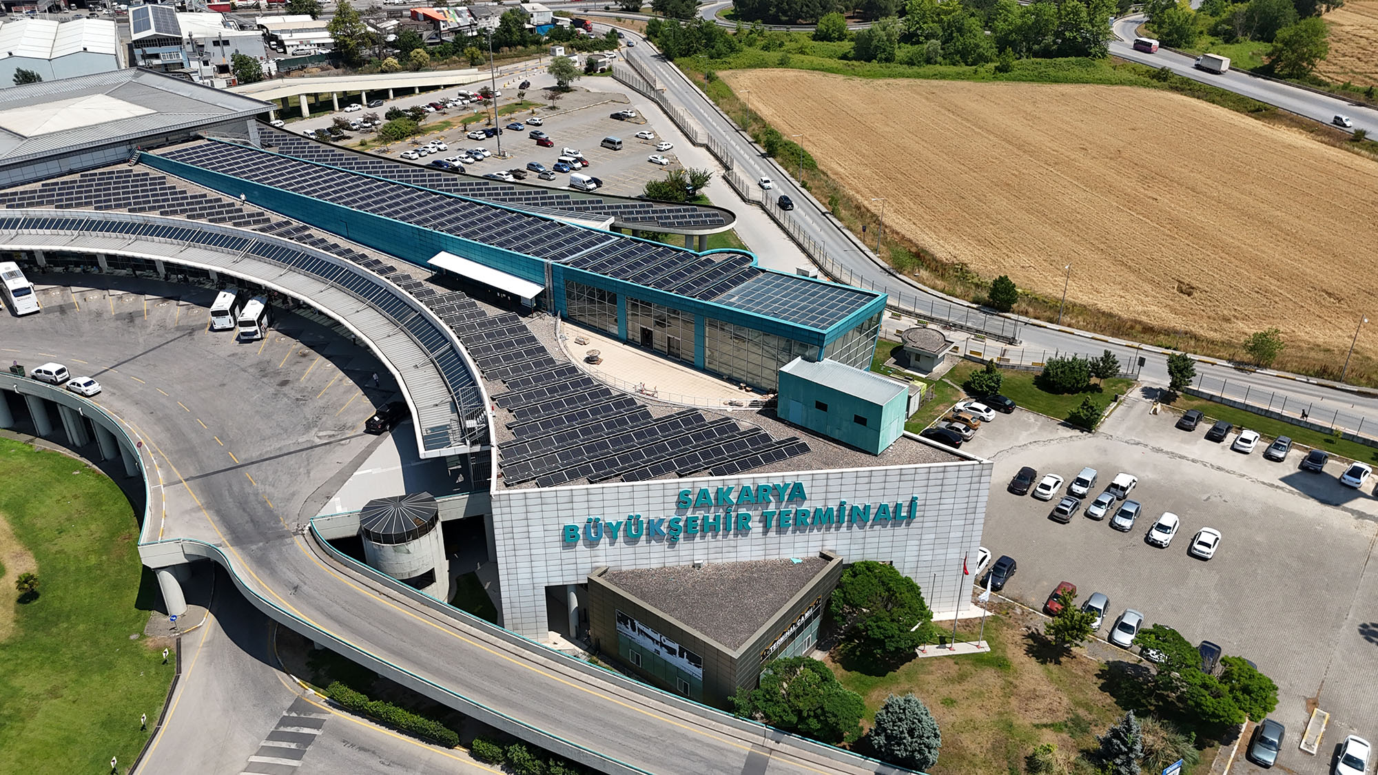 Sakarya’nın ilk çatı GES projesinde tam kapasiteyle enerji üretimi başladı