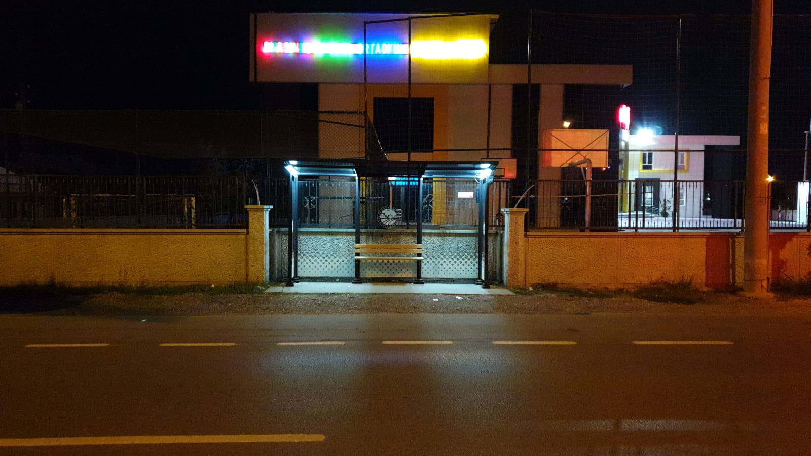 Kapalı duraklara LED sistemleri kuruldu