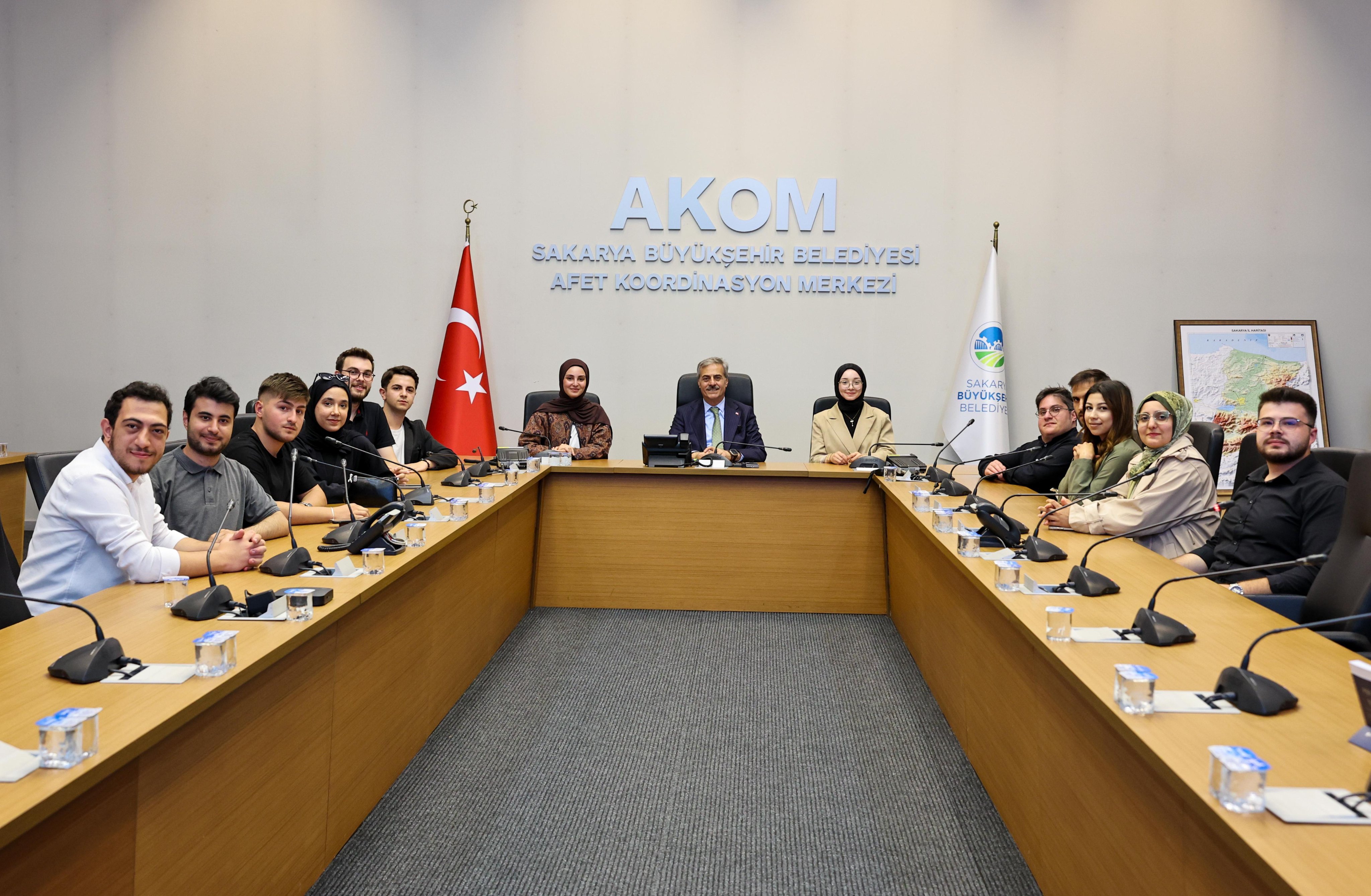 “Milletimize ve memleketimize hizmet sorumluluğu ile hareket ediyoruz”