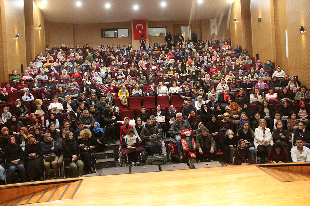 “Çocuklar kültür robotu değildir”