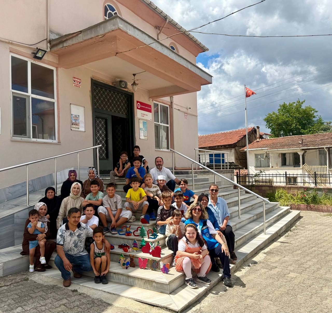 Gezici Umut Atölyesi yaz boyunca mahalle mahalle dolaştı, 1000 özel bireye ulaştı