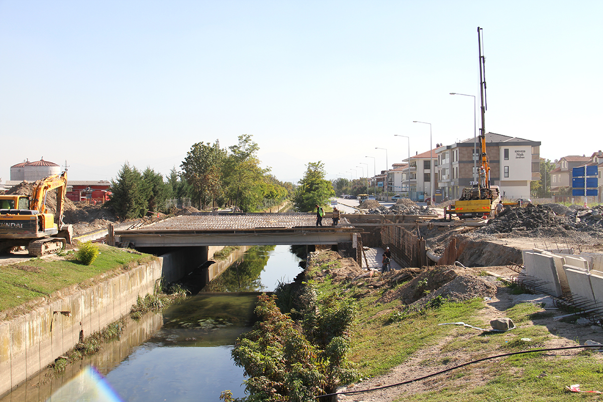 Yazlık Kavşağı ile Kipa arası yenileniyor