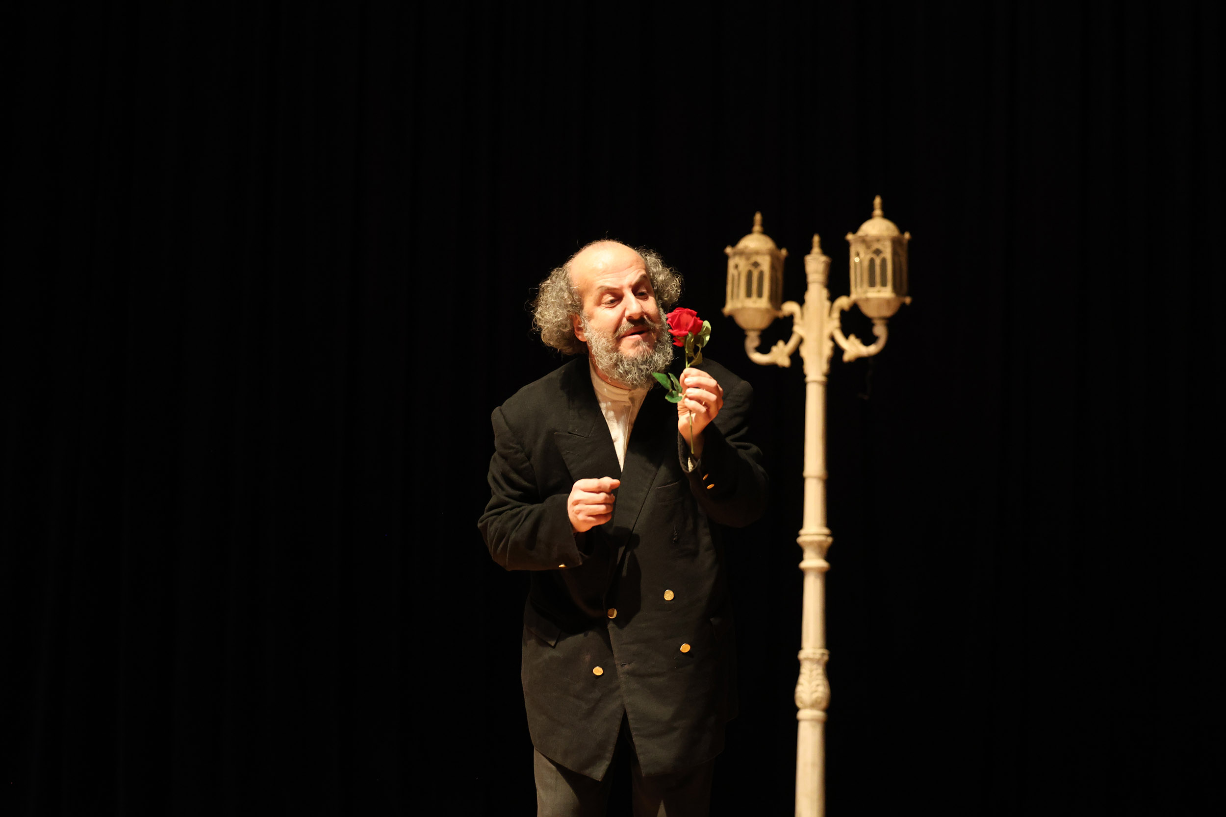 “Carmen” tiyatroseverlerden alkışları topladı