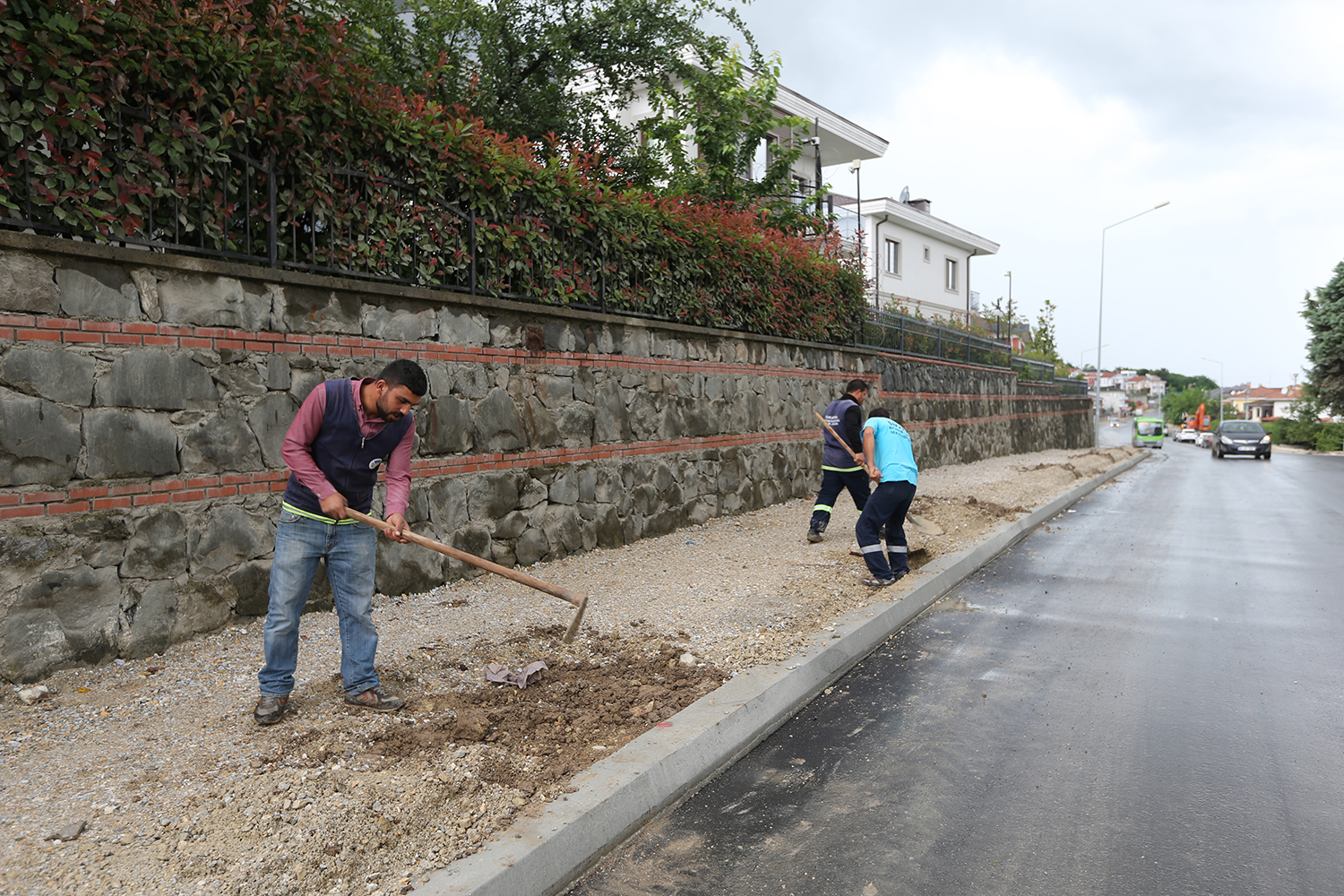 Altınışık Caddesi sıcak asfaltla buluştu