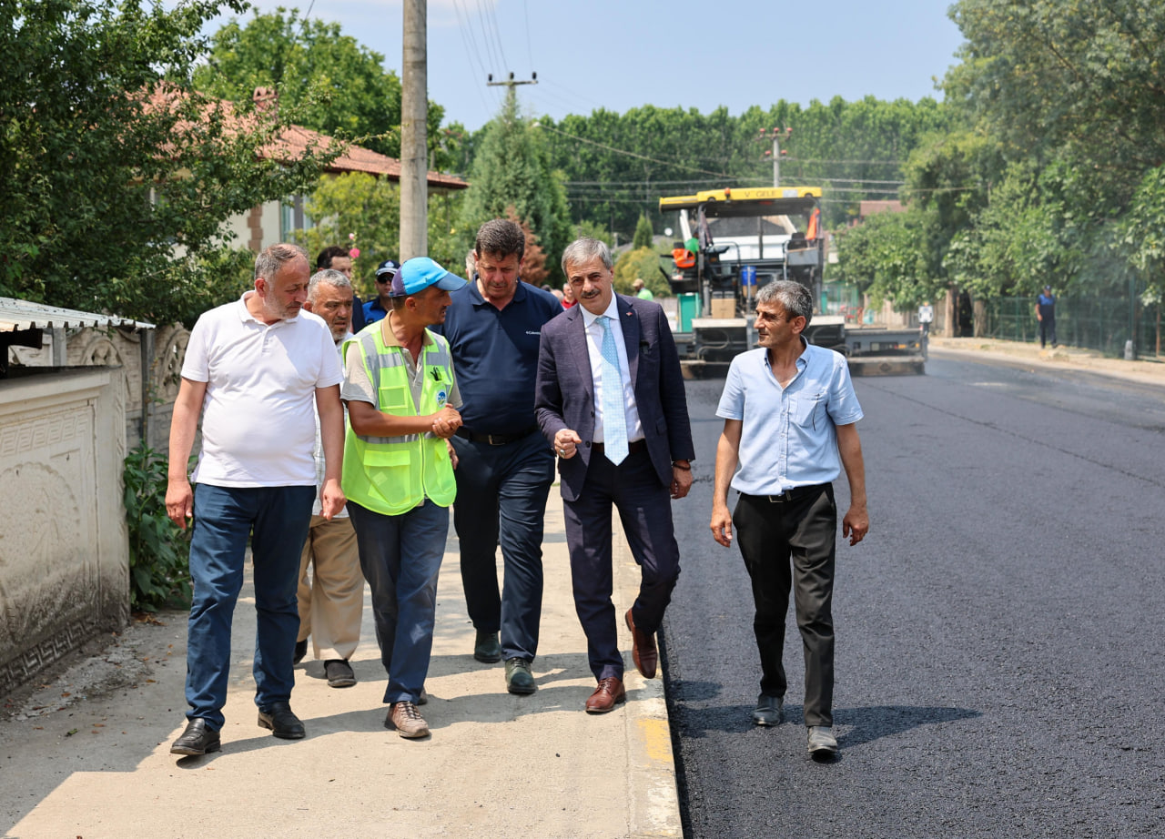 Başkan Alemdar Akyazı’da çalışmaları yerinde inceledi: “Asfalt atağımız sürecek”