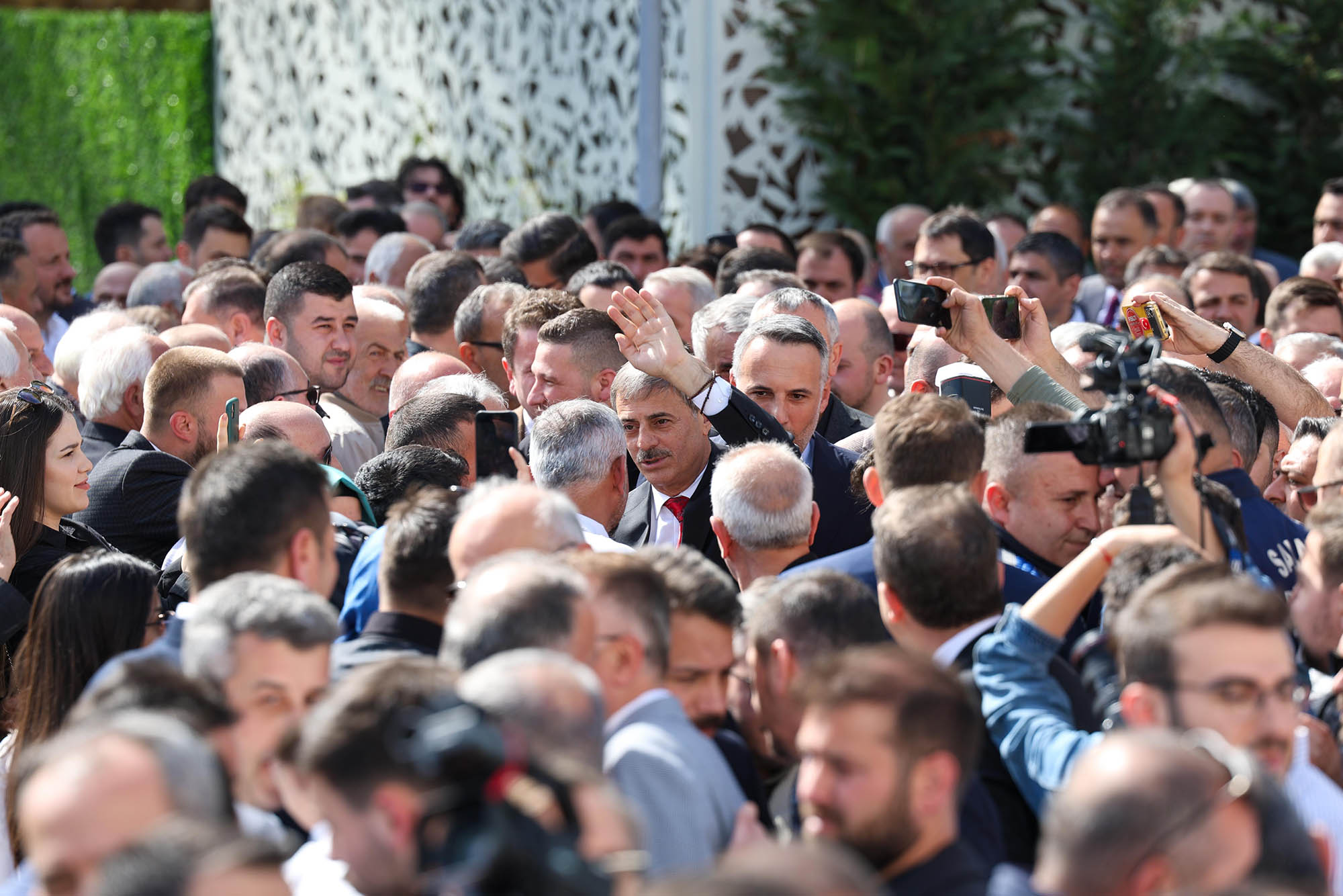 Büyükşehir’de hizmet bayrağı artık Yusuf Alemdar’da: “Bizim yarışımız, hizmet yarışıdır”