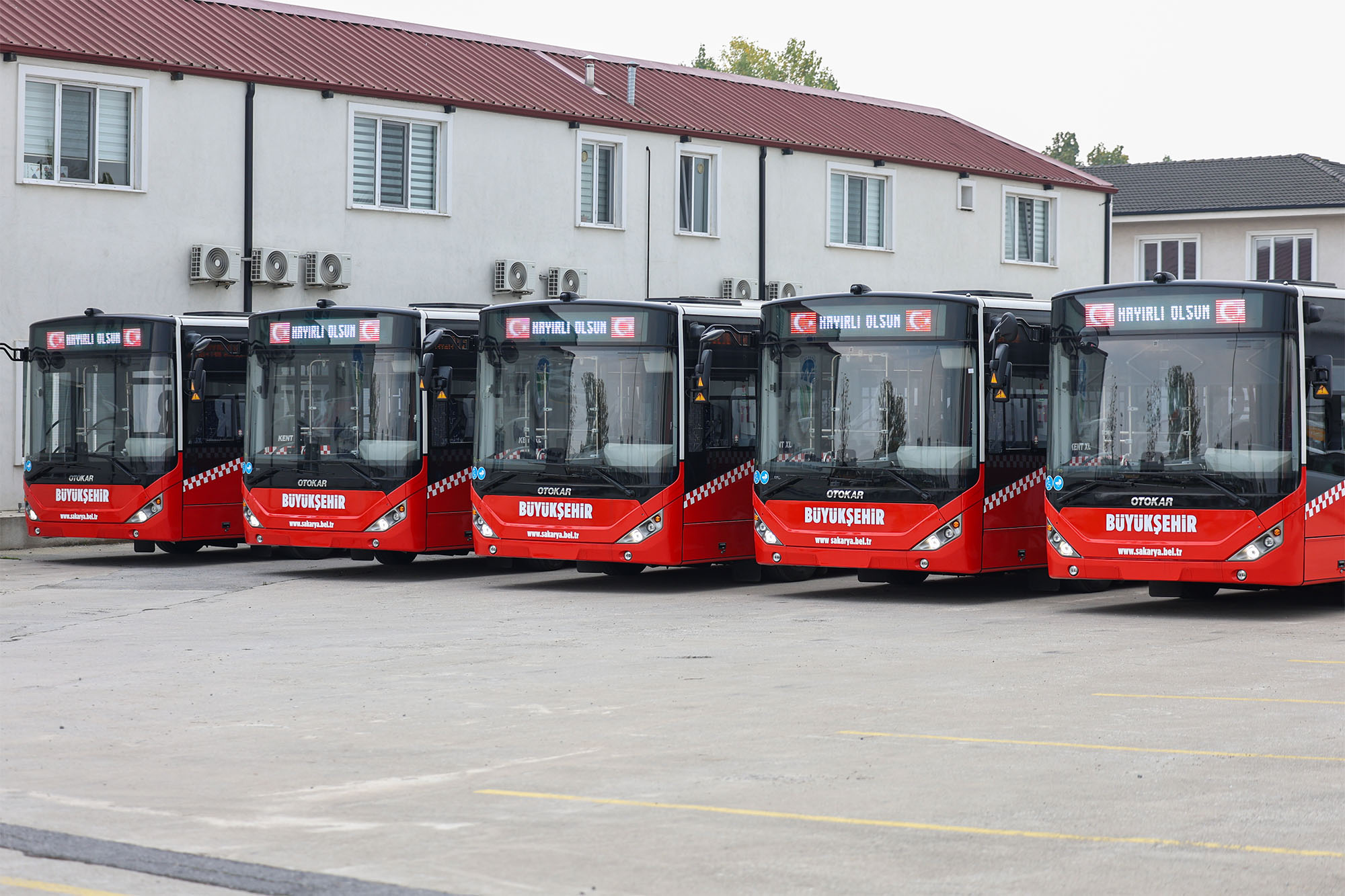 Büyükşehir’in metrobüs filosuna 5 araç daha dahil oldu