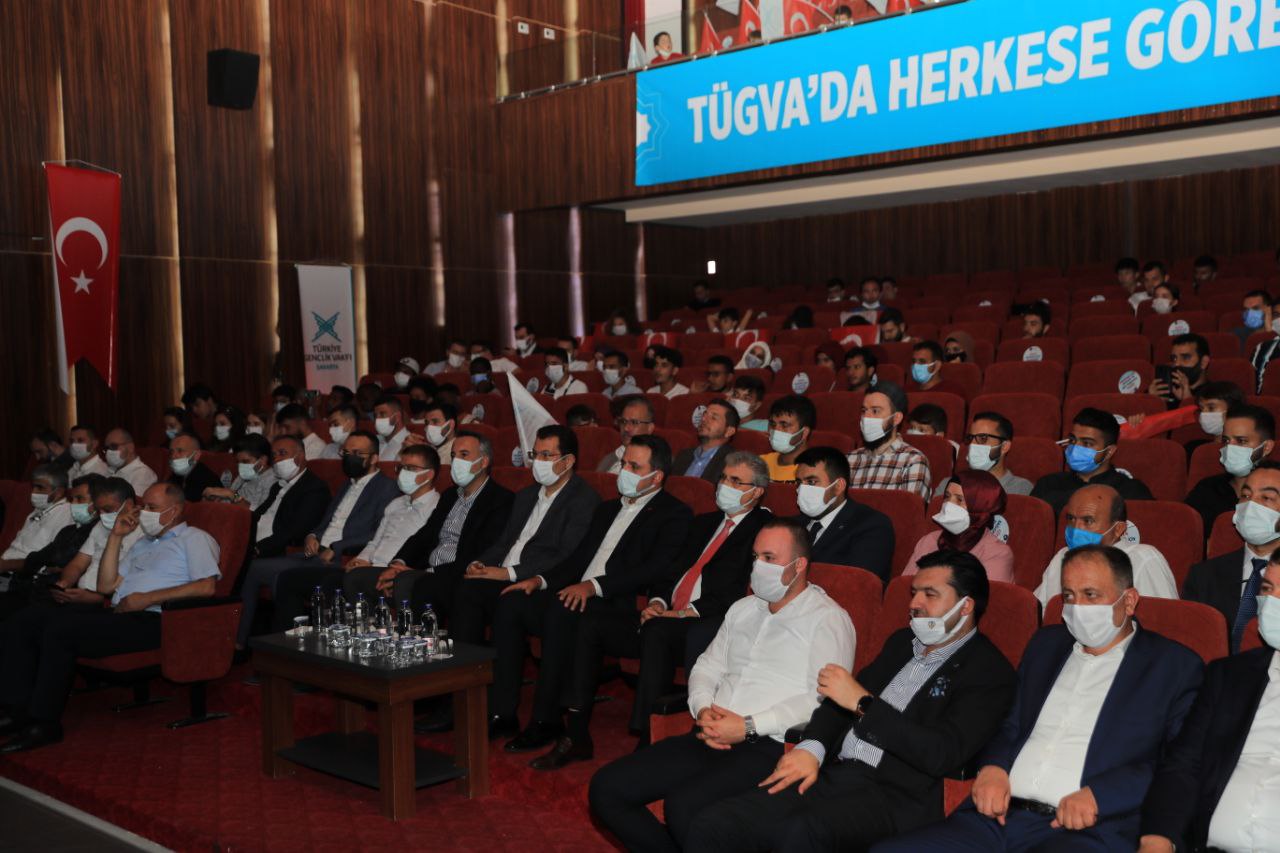 “İlim ve irfan sahibi gençler ülkemizin umududur”