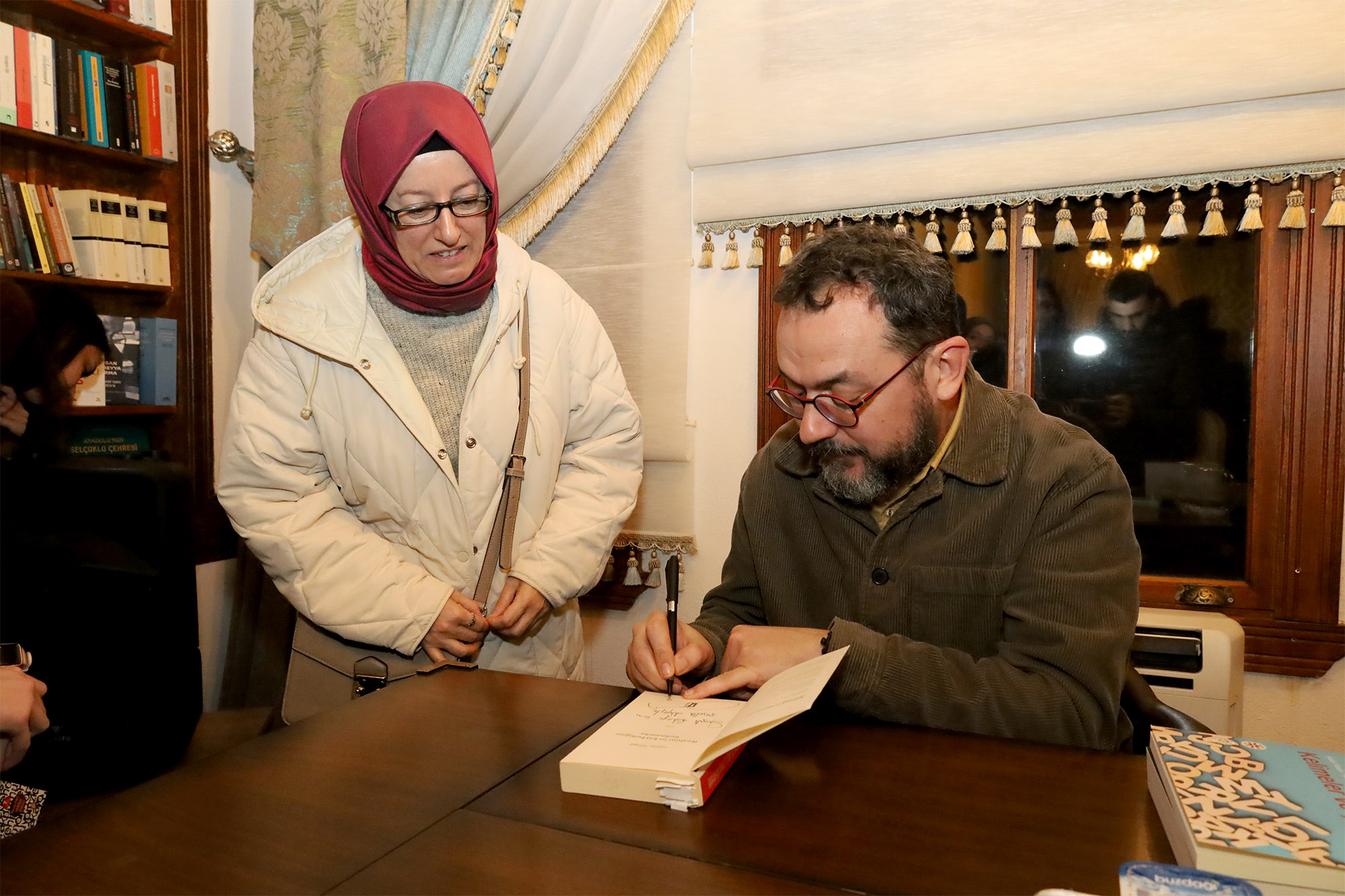 Dünya Öykü Günü’nde Güray Süngü ile sanatı konuştular