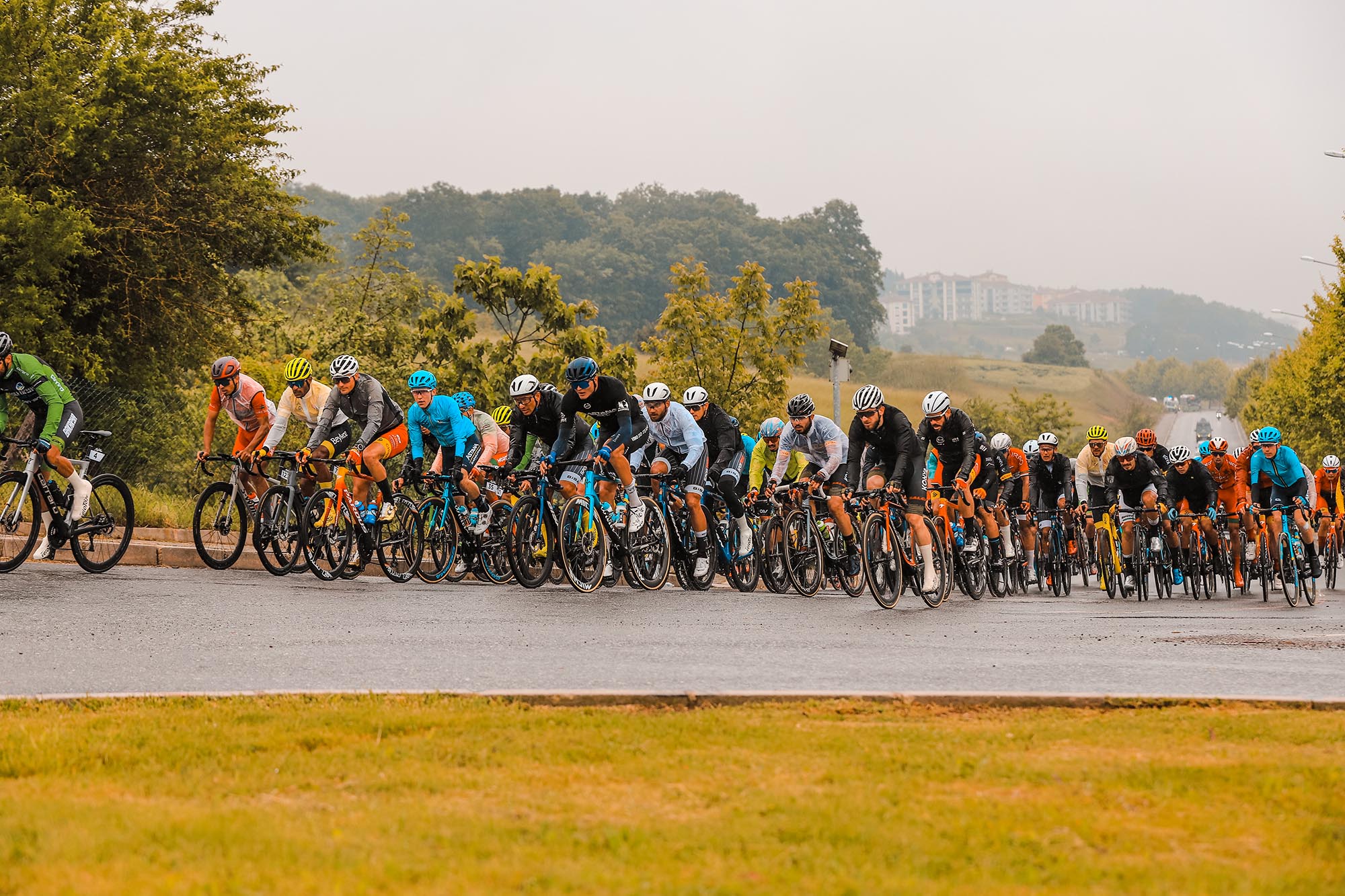 119 kilometrelik zorlu parkurda Tour Of Sakarya fırtınası