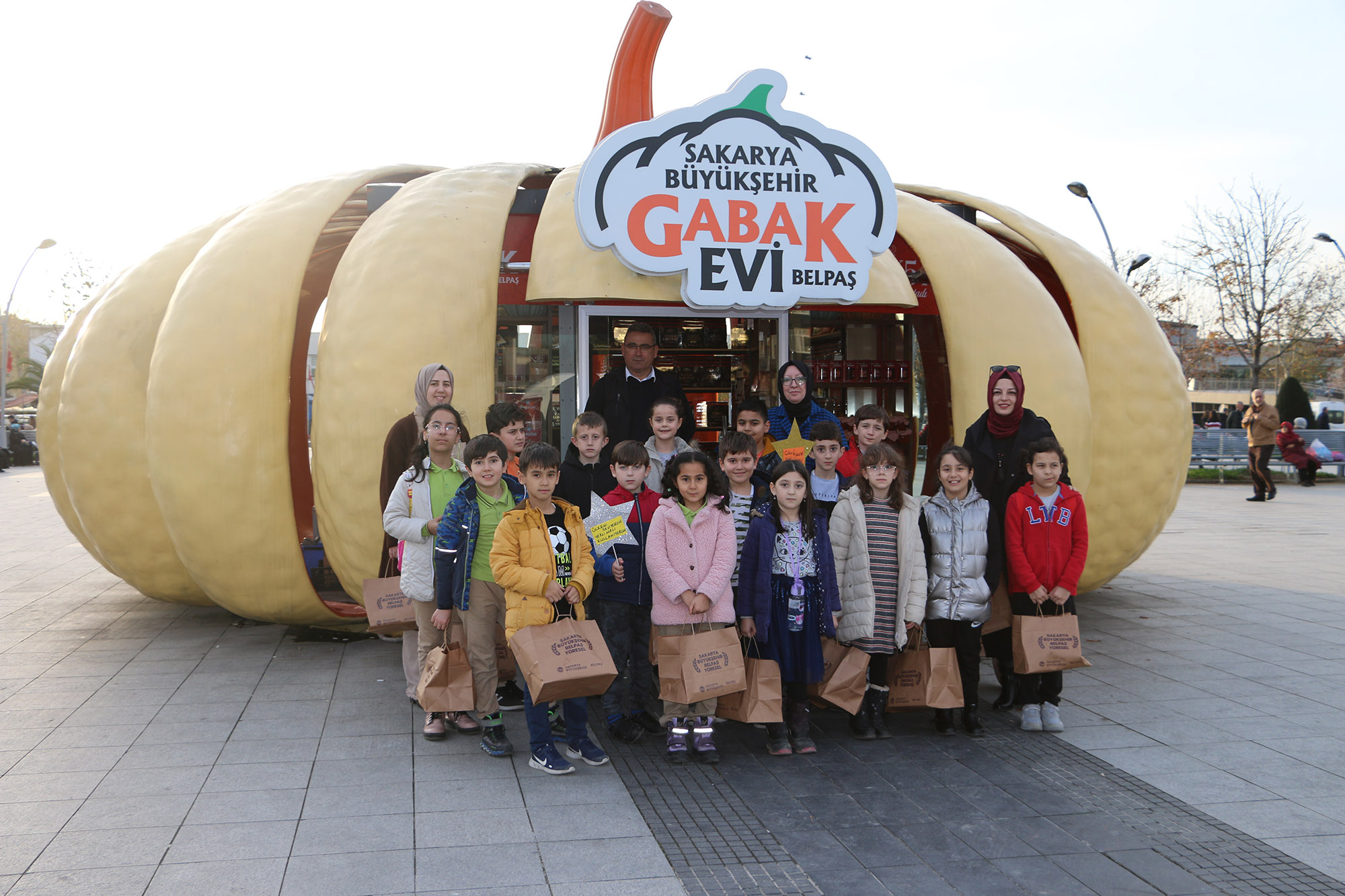 SGM öğrencileri yerli üretim satış merkezlerine hayran kaldı