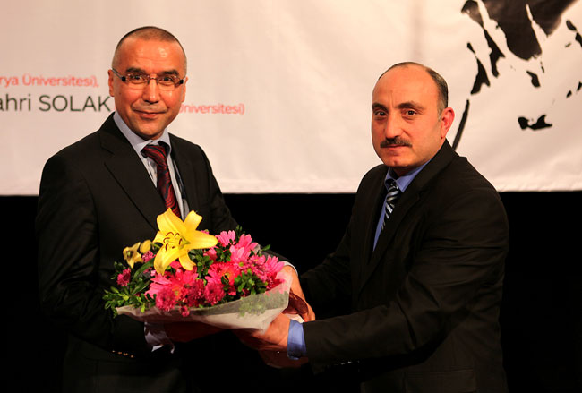 Ahmet Tabakoğlu Bir Okuldur 