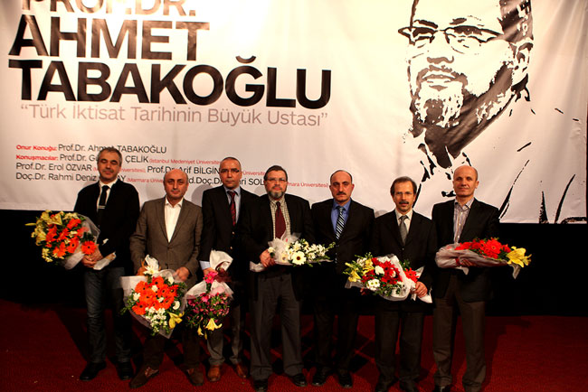Ahmet Tabakoğlu Bir Okuldur 
