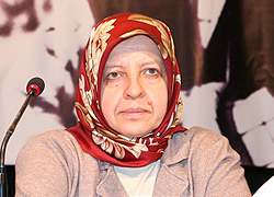 Hattat Kalemini Asla Bırakmamalı