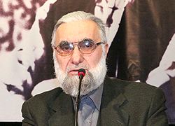 Hattat Kalemini Asla Bırakmamalı