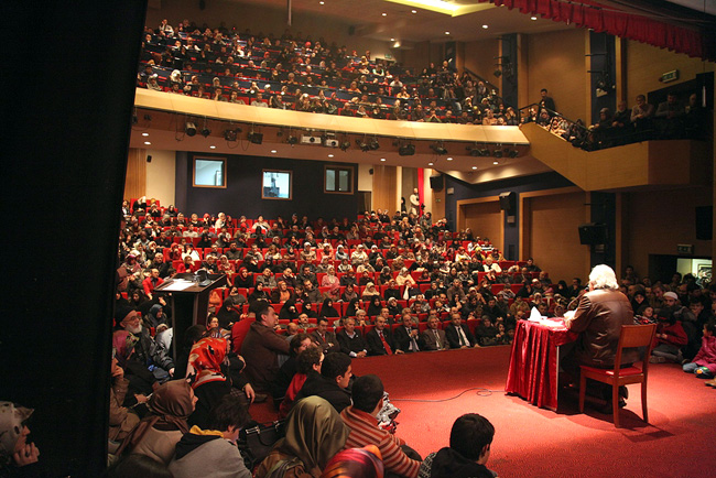 Toplumun Geçmişle Bağlarını Kestiler