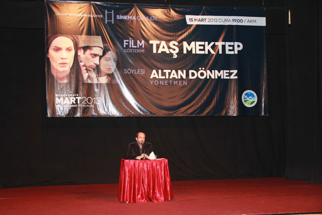 Altan Dönmez Taş Mektep'i Anlattı