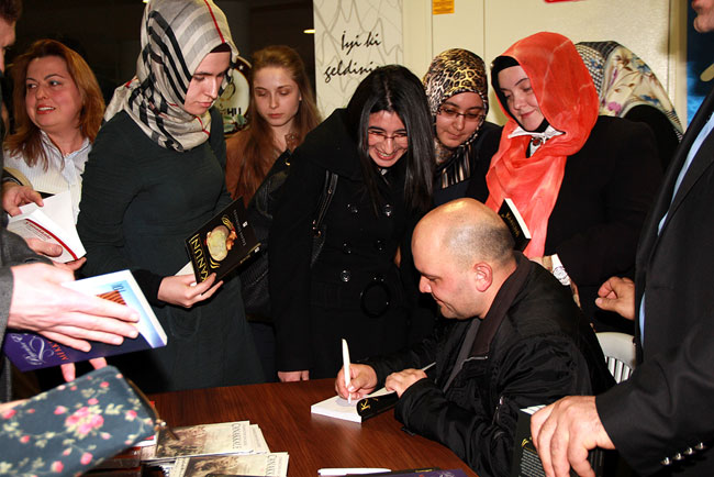 Kahramanlık Destanını Dinlediler