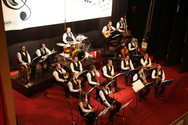 Kent Orkestrası Yeni Repertuarını Paylaştı