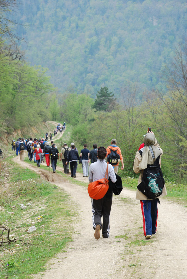 Sülüklü Göl Manzarasının Tadını Çıkardılar