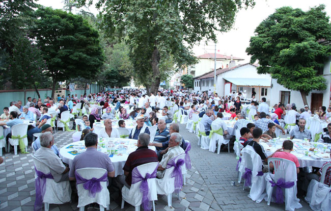 Huzur Sofrası Pamukova'da Kuruldu