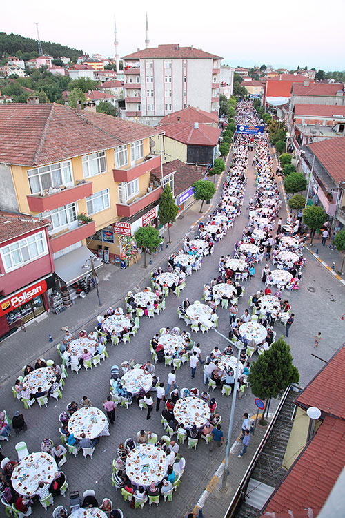 Ferizli Büyükşehir Sofralarında Buluştu