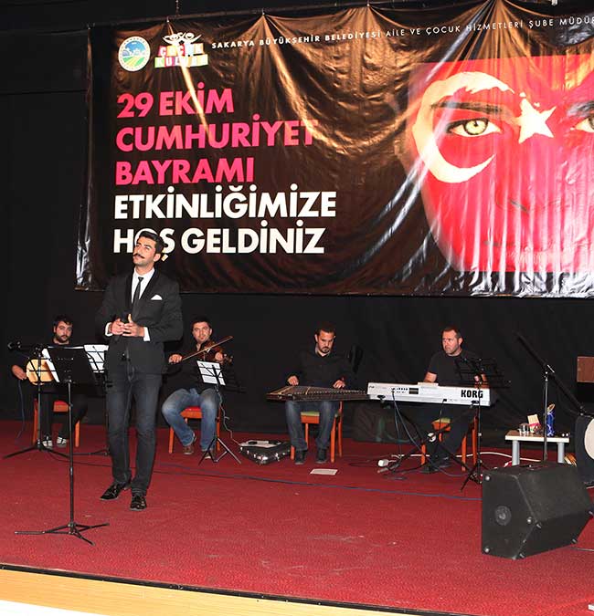 Çocuk Kulübü'nde Cumhuriyet Coşkusu