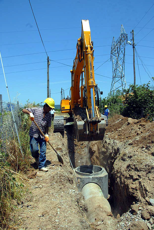 Altyapı Çalışmalarını Sürdürüyoruz