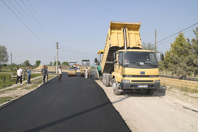 Hacılar'a 4 km Sıcak Asfalt