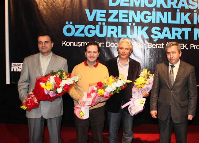 Özgürlüğümüzden ve Demokrasimizden Asla Vazgeçmemeliyiz