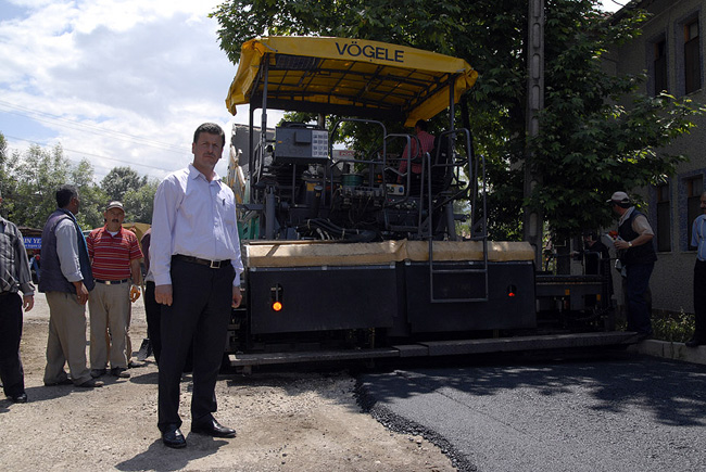 Akyazı'ya 4.500 Ton Asfalt